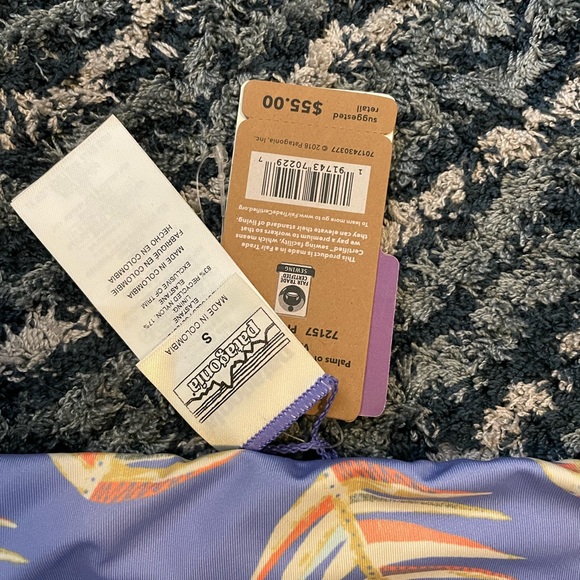 BNWT Patagonia Palms of My Heart Small: Light
Violet Blue TOP + Bottom - Picture 3 of 4